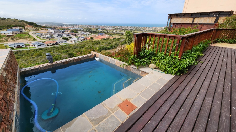 6 Bedroom Property for Sale in Seemeeu Park Western Cape